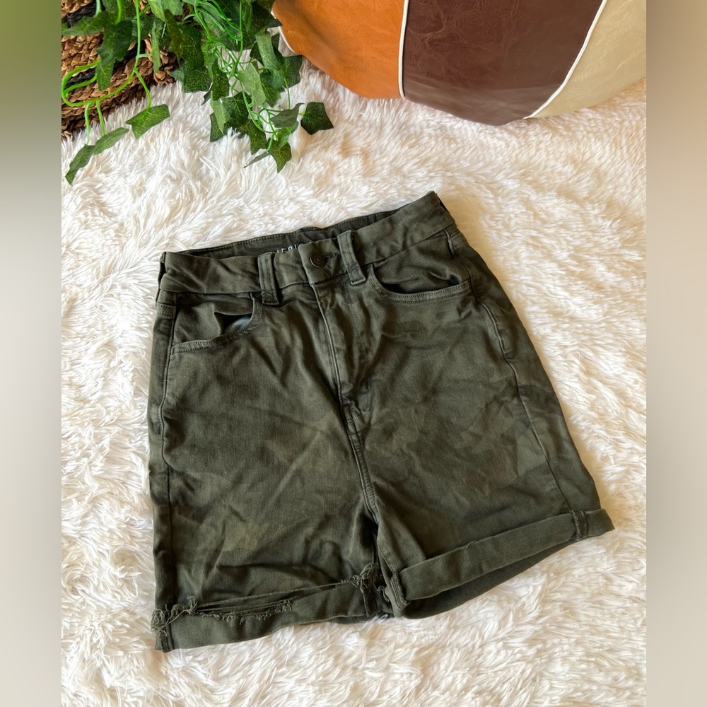 American Eagle Dark Green Camo Women's Curvy Xtra Stretch High Waisted Shorts